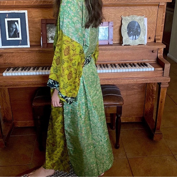 Artisan Reworked Vintage Silk Robe - Picture 2 of 3